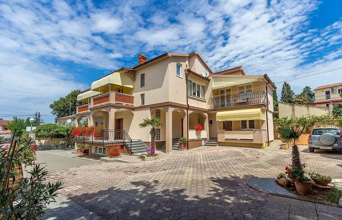 Apartments Nevija Medulin