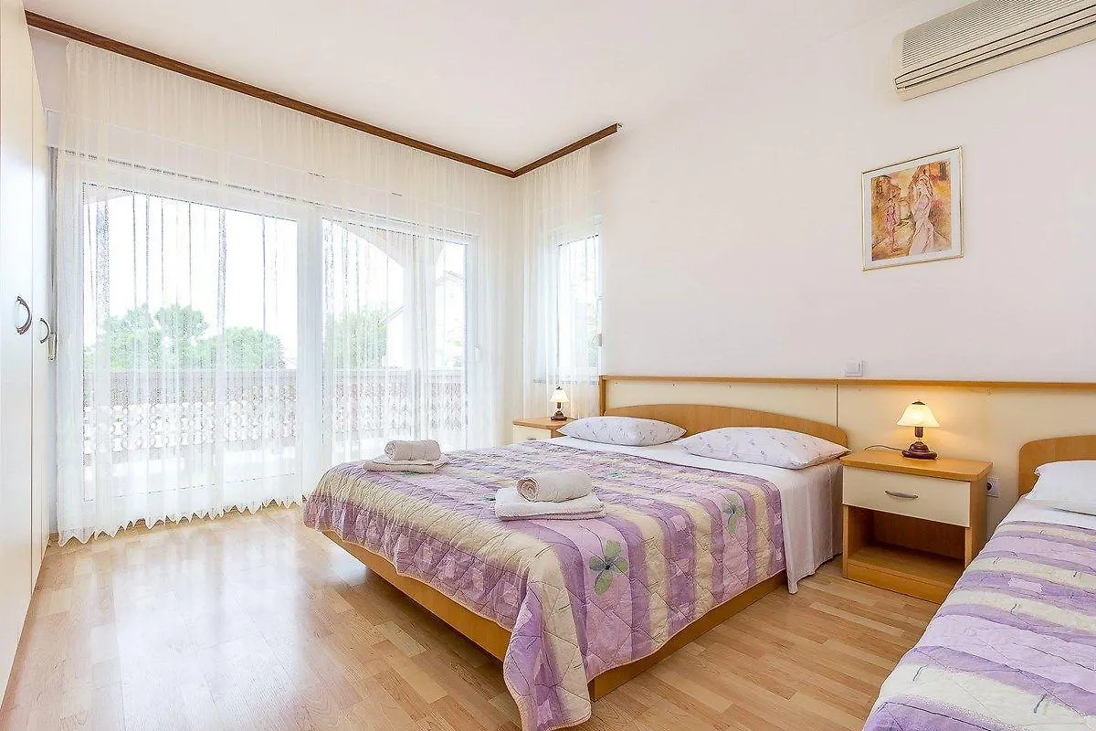Apartments Nevija Medulin