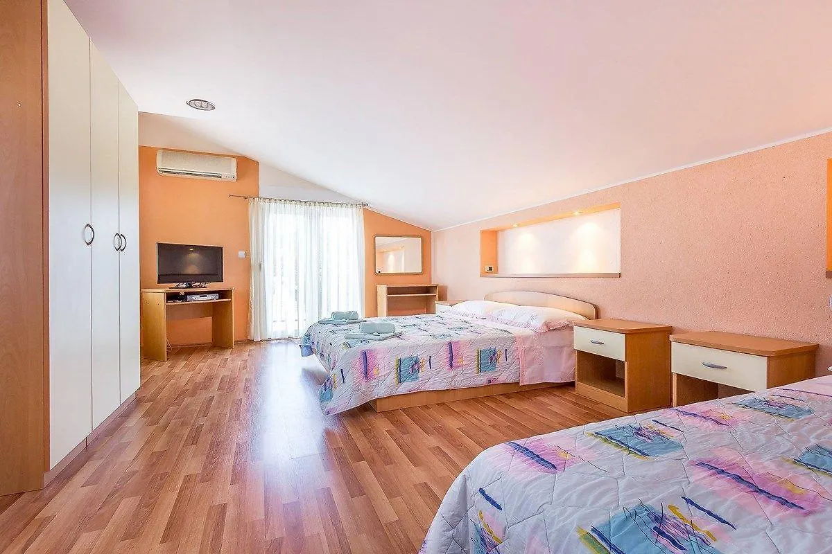 Apartments Nevija Medulin