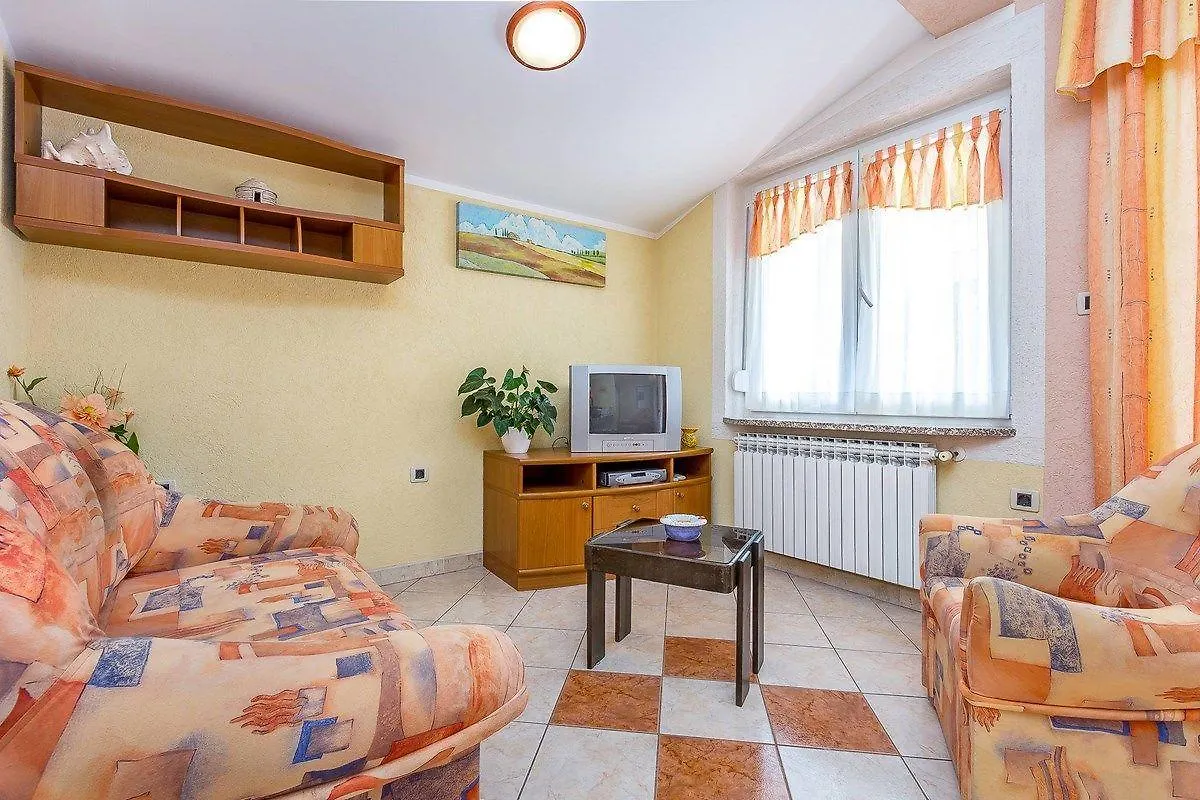 Apartments Nevija Medulin 0*,