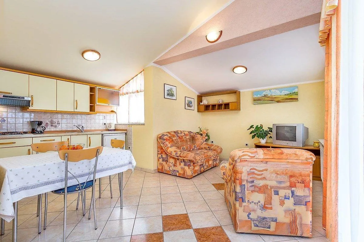 Apartments Nevija Medulin 0*,